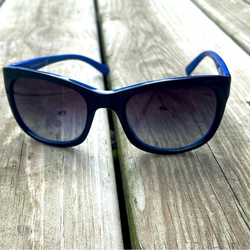 Tory Burch Sunglasses. Black and Blue.